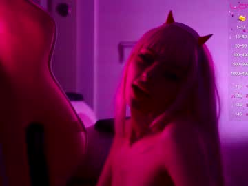 girl
        holliwould_ cam image #1563393