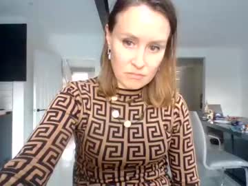 girl
        eatmypie69 cam image #2853880