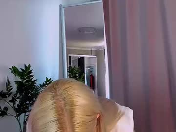 girl
        yana_lunar cam image #4819180