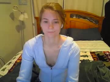 girl
        katynowhere cam image #5909946