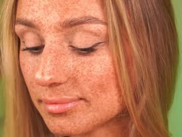 girl
        artease cam image #2868110