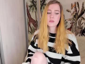 girl
        candy_peach cam image #206292