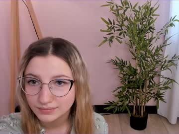 girl
        katiehastey cam image #3376249