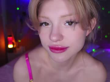 girl
        liamurr cam image #1179542