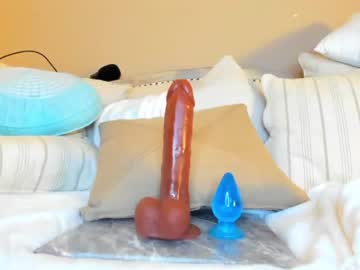 girl
        eatmygingersnapps cam image #1080561