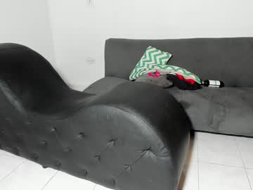 couple
        polylove18 cam image #4895730