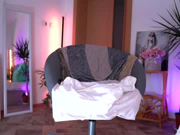 girl
        marrygrayes cam image #4867514