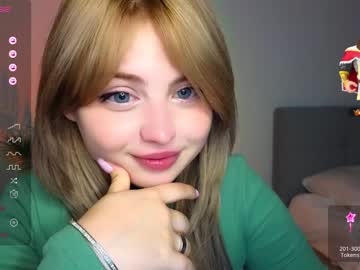 girl
        shy_blondiee cam image #2497219