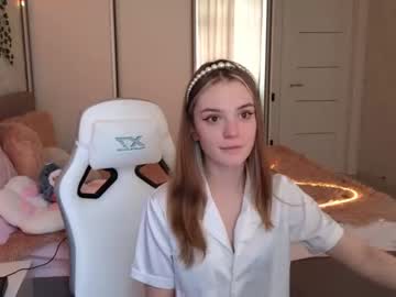 girl
        cyberslime cam image #2695105