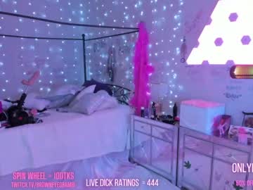 girl
        butterybubblebutt cam image #1415189