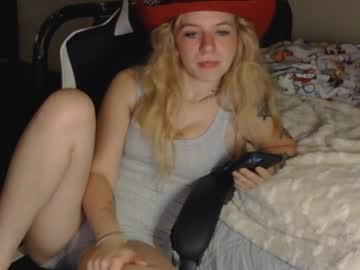 girl
        carolinecowgirl cam image #6722057