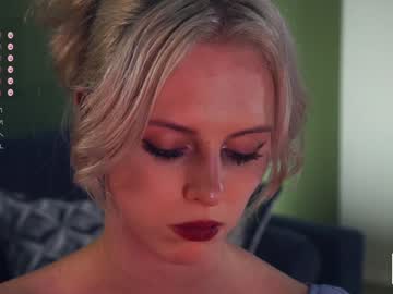 girl
        audreycarvin cam image #5089350