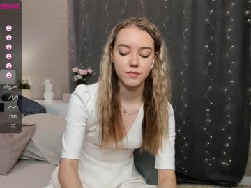 girl
        shelbywheatwillow cam image #2917994