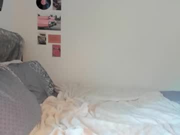 girl
        justpiper cam image #4268701