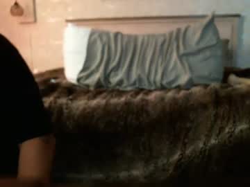 couple
        frolicroom0687 cam image #4201843