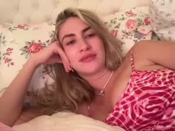 girl
        anastasiamyers cam image #3539606