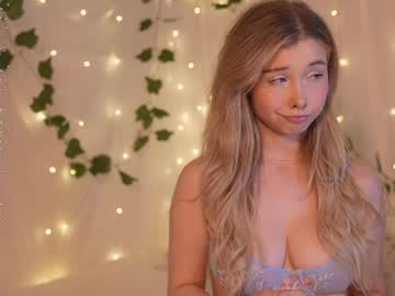 girl
        april_blush cam image #4628255