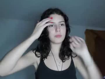 girl
        frenchava cam image #2080175