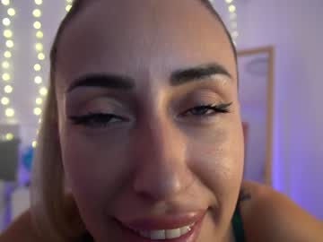 girl
        laramonroe_ cam image #5115542