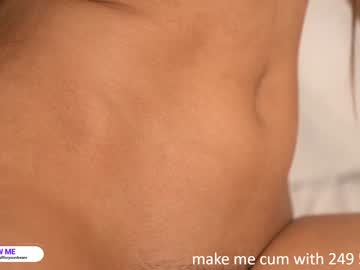 girl
        dovia cam image #2227293