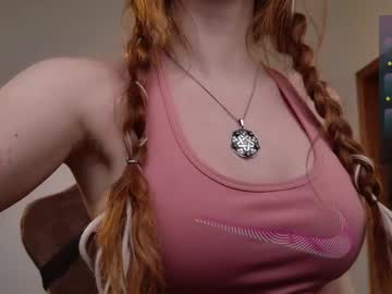 girl
        pathos_of_things cam image #6472707