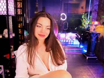 girl
        alma_pearl cam image #1128015