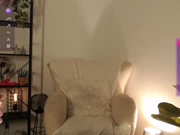 girl
        lucylia_ cam image #5879610
