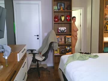 girl
        curvyjules69 cam image #6918514