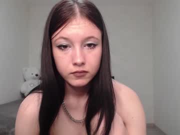 girl
        alexa_little cam image #1744197