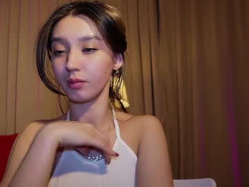 girl
        sarasuo cam image #6265702