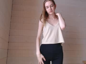 girl
        princess__aurora cam image #856131
