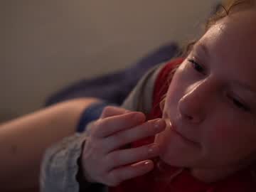 girl
        sistinehashands cam image #929325