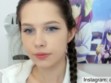 girl
        avrora_deis cam image #2247210