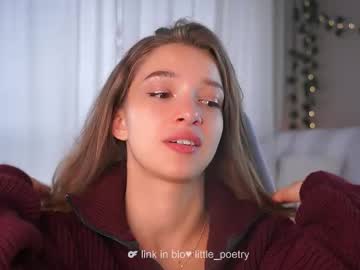 girl
        little_poetry cam image #6920165