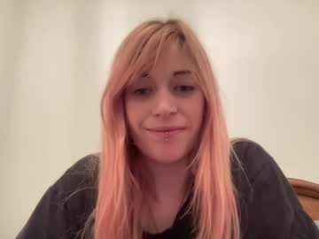 girl
        gemmyrosee cam image #5302443