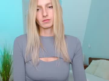 girl
        kittyca1_love cam image #2357384
