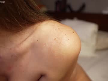 girl
        emilia98xxx cam image #2472237