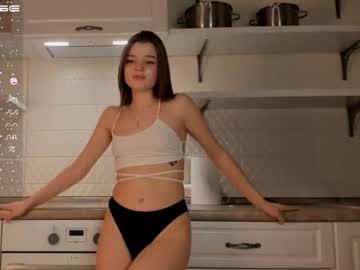 girl
        angelamart cam image #869582