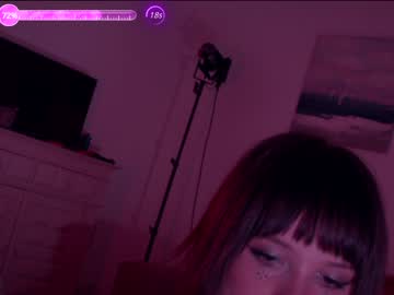 girl
        chaturbatable cam image #4062600