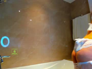 girl
        demurelixir cam image #1010946