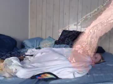 couple
        celestial003 cam image #5372541