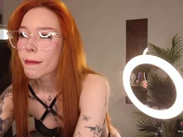 girl
        sophie_sempp cam image #5291356
