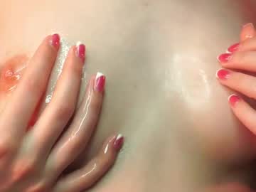 girl
        mellowpearl cam image #6490320