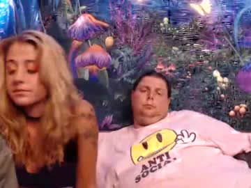 couple
        prestonhealy cam image #2018353