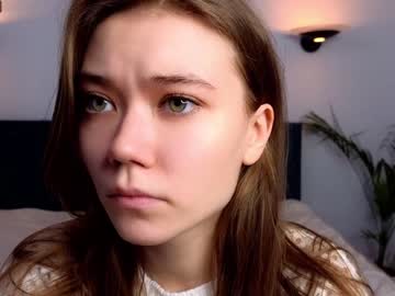 girl
        lil_babe_ cam image #2774452