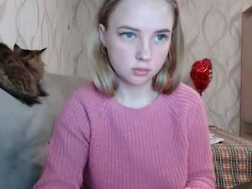 girl
        nensija cam image #1074637