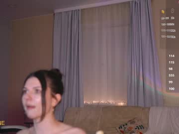 girl
        sweetkira555 cam image #6667765