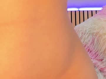 girl
        little_effy18 cam image #3616696