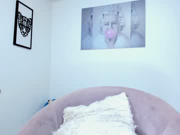 girl
        missniley cam image #843825