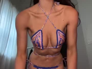 girl
        sarahsworldd cam image #3932072